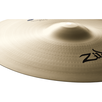 A 18" médium crash